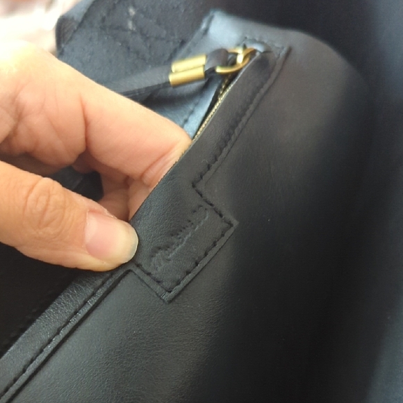 Madewell Medium Leather Transport Tote - Picture 5 of 5